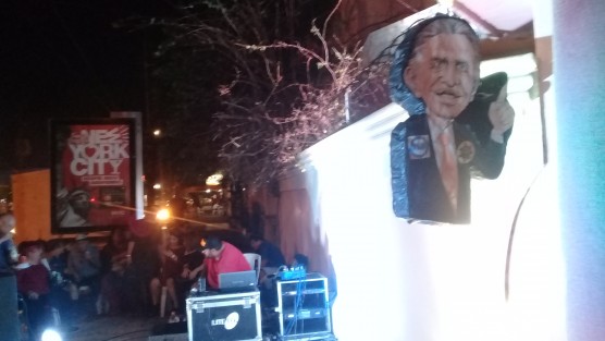 En la ciudad de Veracruz un grupo de ciudadanos realizó una convivencia en la que romperían una piñata de Miguel Ángel Yunes Linares, para celebrar el fin de su mandato.  