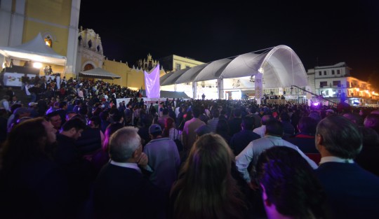 En una abarrotada Plaza Lerdo,  Cuitláhuac García Jiménez, ya como gobernador constitucional del Estado, tomó protesta de ley a los integrantes de su gabinete. 