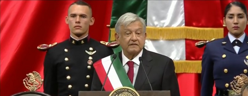 Andrés Manuel López Obrador asume la Presidencia de la República, agradeciendo a Enrique Peña, su no intervención en los comicios electorales y señalando la corrupción pública y privada que ha dañado al pais. 