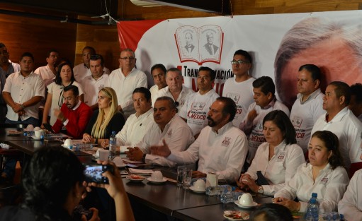 Elías Moreno Brizuela y Enrique Romero Aquino miembros del Frente  Nacional Unidos Podemos  por la 4ta Transformacion de México enviaron el primer mensaje el presidente Andrés Manuel López Obrador de quienes dicen serán estrictos vigilantes de su quehacer. Aprovecharon para pedir posiciones en gobierno del Cuitáhuac. 