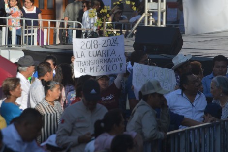 Ambiente previo a la llegada de AMLO a Plaza Lerdo. 