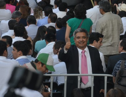 Ambiente previo a la llegada de AMLO a Plaza Lerdo. 