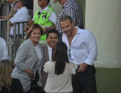 Ambiente previo a la llegada de AMLO a Plaza Lerdo. 