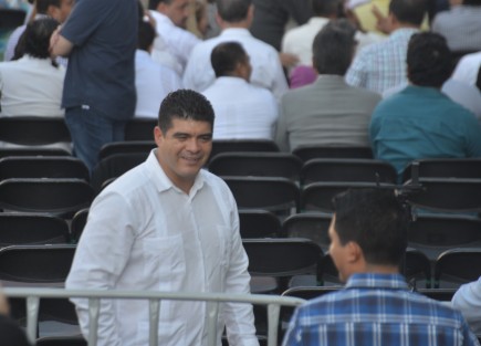 Ambiente previo a la llegada de AMLO a Plaza Lerdo. 