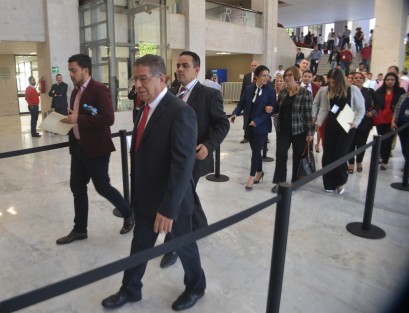 Pasarela en la entrega de la medalla Adolfo Ruiz Cortines.