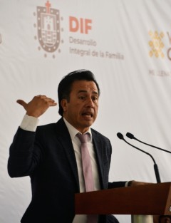 El gobernador, Cuitláhuac García Jiménez, aclaró que no habrá un rescate financiero para Veracruz de parte del Gobierno de Andrés Manuel López Obrador, sino que buscarán los instrumentos propios para resarcir el desfalco financiero de administraciones anteriores.  