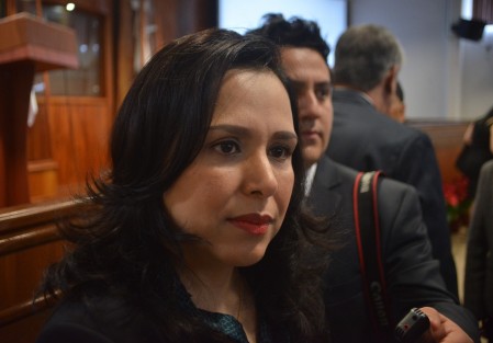 La nueva magistrada del Tribunal Electoral de Veracruz, Claudia Díaz Tablada, quien asumirá el cargo el próximo 10 de diciembre, dijo que asumirá su encargo apegada a las disposiciones de la Ley.  