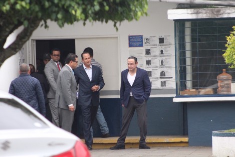 Cerca de las 3 de la tarde abandonó el penal de Pacho Viejo en Coatepec, Arturo Bermúdez Zurita, el ex secretario de Seguridad Pública en el gobierno de Javier Duarte, quien fue recibido en el exterior por una multitud de reporteros y familiares 