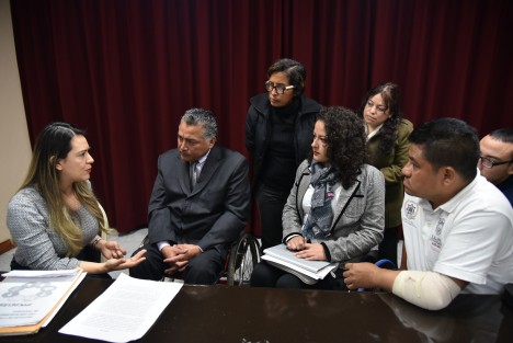 La vocal de la Comisión Permanente de Derechos Humanos y Atención a Grupos Vulnerables del Congreso de Veracruz, diputada Montserrat Ortega Ruiz participó en la conferencia de prensa con representantes de organizaciones civiles, encabezados por la presidenta de la organización Recapacidad y Libertad, Kenia Gisell Muñiz Cabrera, en donde se solicitó a la LXV Legislatura retomar la iniciativa relativa a la creación del Instituto para los Derechos y la Inclusión de las Personas con Discapacidad.