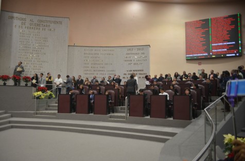 Con 39 votos a favor y 11 en contra, fue aprobada la llamada <em>Ley Anti-Winckler</em>, con la que se faculta a la Legislatura para destituir al Fiscal de estado por el voto de las dos terceras partes de los diputados. 