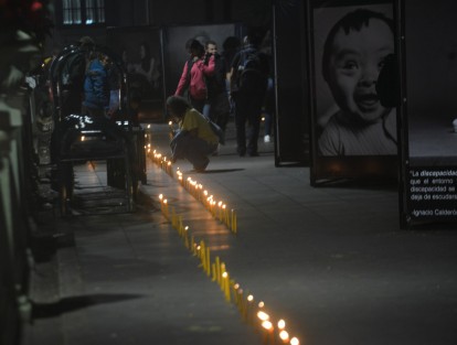 Una vez más se revivió en Xalapa la tradición del del niño perdido; decenas de personas se dieron cita en  parque Juárez y en Los Lagos de Xalapa colocando una vela encendida iluminando el camino para que El Niño Jesús pueda llegar a su destino. En esta ocasión se celebró 25 años  de esta tradición.  