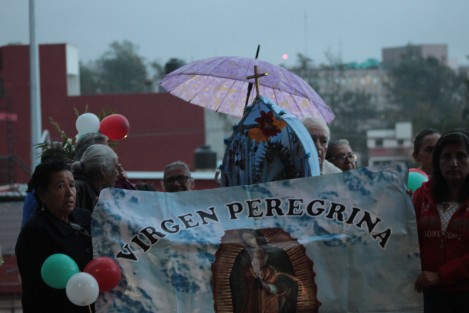 Conforme se acerca el 12 de Diciembre, se va incrementando el número de peregrinaciones rumbo a la Basílica Menor en el barrio de El Dique de Xalapa.  
