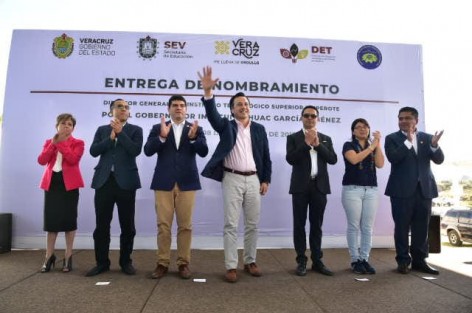 Ante estudiantes de carreras tecnológicas, el gobernador Cuitláhuac García Jiménez afirmó que el acto más revolucionario, hoy en día, de un joven, es estudiar y servir mejor a la sociedad, por lo que este Gobierno respaldará  a estudiantes de nivel superior. 