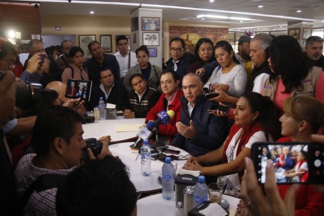 El dirigente estatal del PRI, Américo Zúñiga Martínez, aseguró que ya iniciaron la regeneración de este partido. Zúñiga Martínez estuvo acompañado por José Eduardo Calzada Rovirosa, Coordinador Nacional del Movimiento Territorial. 