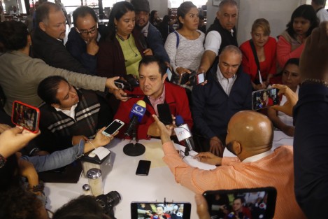 El dirigente estatal del PRI, Américo Zúñiga Martínez, aseguró que ya iniciaron la regeneración de este partido. Zúñiga Martínez estuvo acompañado por José Eduardo Calzada Rovirosa, Coordinador Nacional del Movimiento Territorial. 