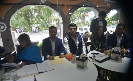El presidente de la Canacintra, Juan Manuel García González, y la diputada federal, Mariana Dunyaska García Rojas, dieron a conocer la realización de un programa de becas de capacitación en temas de género.  