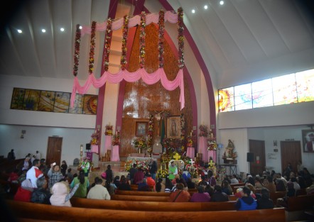 Como cada año la Basílica Menor de El Dique, y sus alrededores, se encuentra lista para recibir a los miles de visitantes que llegan a este lugar edificado en honor Virgen de Guadalupe. 