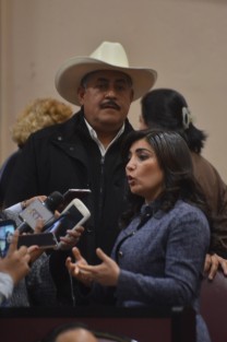 La diputada local Erika Ayala Ríos, coordinadora del Grupo Legislativo Mixto PRI-PVEM presentó una iniciativa para reformar el artículo 242 del Código Civil para el Estado de Veracruz, que permita garantizar pensiones alimenticias más justas y velar así por el interés superior de los menores, como lo mandata el orden jurídico nacional e internacional. 