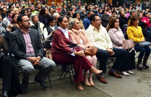 Con grandes acciones de beneficio social a favor de los grupos vulnerables, cierra su primer año de actividades la presidenta del DIF de Teocelo, Mara Chama Villa, quien este sábado presentó su informe de labores