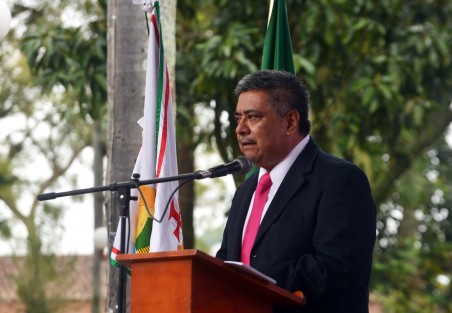 El presidente municipal de Teocelo, Lic. Mario A. Chama Díaz, presentó este sábado su Primer Informe de Gobierno, donde anunció más de 30 mil acciones en 2018, entre las que se incluyen importantes obras de desarrollo... <em>Juntos podemos... ¡Hablemos con Hechos!</em>, recalcó.