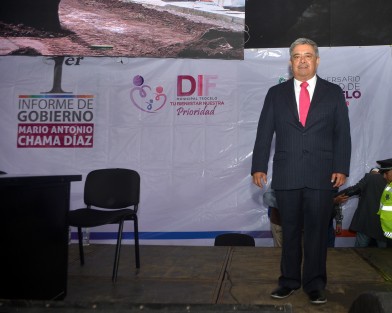 El presidente municipal de Teocelo, Lic. Mario A. Chama Díaz, presentó este sábado su Primer Informe de Gobierno, donde anunció más de 30 mil acciones en 2018, entre las que se incluyen importantes obras de desarrollo... <em>Juntos podemos... ¡Hablemos con Hechos!</em>, recalcó.
