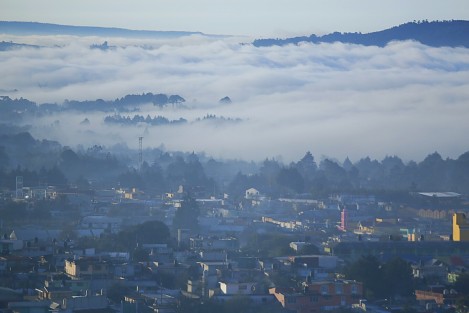 Se espera la entrada del frente frío número 18 para mediados de la semana que inicia. El fenómeno meteorológico ha provocado una masa de aire polar en la zona montañosa del estado. Así lucían Las Vigas este domingo.    