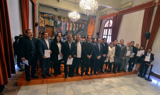 En Palacio de Gobierno fueron entregados los nombramientos a Rectores y Directores de Educación Superior del Estado, evento presidido por el Gobernador Cuitláhuac García y el Secretario de Educación, Zenyazen Escobar. Cuitláhuac García destacó que los nuevos funcionarios cuentan con trayectoria en el área y perfil adecuado para dirigir las instituciones educativas. 
