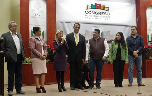 Con el apoyo de la diputada Ana Mirian Ferráez Centeno, se llevó a cabo, en el auditorio Sebastián Lerdo de Tejada del Congreso del Estado, la conferencia <em>Liderhazlo</em>, impartida por Miguel Ángel Hernández Correa, en la que habló sobre las estrategias para potencializar los dones y talentos que cada persona posee, y que le sirvan para alcanzar sus metas.
