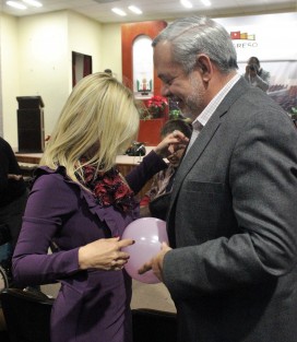 El presidente de la Junta de Coordinación Política, diputado Juan Javier Gómez Cazarín; la legisladora Adriana Paola Linares Capitanachi, el Secretario General del Congreso del Estado, Domingo Bahena Corbalá, y la diputada Ferráez Centeno, participaron en las dinámicas. 