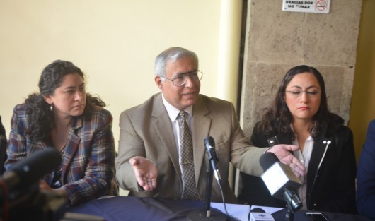 Omar Pensando Díaz, director del Centro de Investigación Atmosférica, señaló que actualmente la UPAV atraviesa por un problema estructural y financiero, originados desde la administración pasada. Además, piden al Congreso del Estado analizar la propuesta de darle autonomía a la institución para el próximo año.