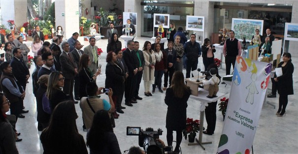 En el Palacio Legislativo se inauguró la  la exposición <em>Expresa nuestros valores</em>, que presenta el Órgano de Fiscalización Superior. Una muestra de 13 piezas, en la que las áreas administrativas plasmaron los tres valores que los rigen en su actuar diario.