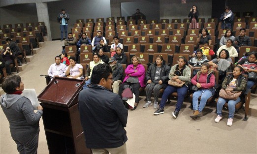 El secretario de la Comisión Permanente de Participación Ciudadana, Gestoría y Quejas del Congreso de Veracruz, diputado José Magdaleno Rosales Torres, atendió a ciudadanos provenientes de diversas congregaciones del municipio de Rafael Delgado, quienes solicitan la intervención del Poder Legislativo para que sus demandas, relacionadas con obras y servicios, se les dé el trámite correspondiente y obtengan una respuesta favorable.