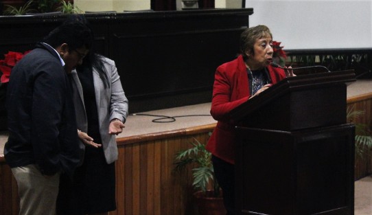 La  legisladora Cristina Alarcón Gutiérrez intervino en el diálogo con habitantes de Rafael Delgado, quienes la acusaron de estar a favor de los ediles y de este modo descomponiendo la plática que marchaba por buen camino. 
 