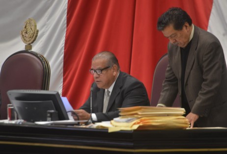 La LXV Legislatura de Veracruz recibió, del Gobernador Cuitláhuac García Jiménez, la iniciativa con Proyecto de Decreto por el que se adicionan al Código Penal del Estado, un capítulo denominado Del Pago y Recibo Indebido de Remuneraciones de los Servidores Públicos, dentro del título Delitos por Hechos de Corrupción, entre otras adiciones.