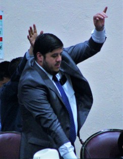 Diputado Iván Aguilar, se suma a la iniciativa. ¿A cuál? No sabe, pero se suma.  