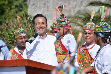 El gobernador Cuitláhuac García Jiménez aseveró que se dará especial impulso a las actividades culturales del estado; sobre todo, a aquellas que se encuentran dentro de las comunidades como cultura viva que defiende el origen de los pueblos veracruzanos.  