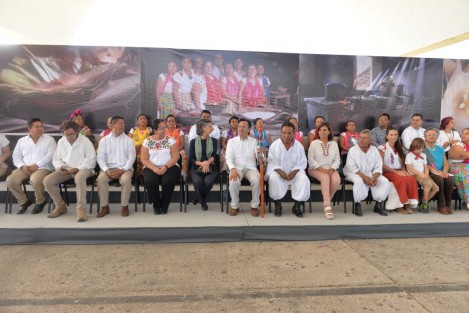 El gobernador Cuitláhuac García Jiménez aseveró que se dará especial impulso a las actividades culturales del estado; sobre todo, a aquellas que se encuentran dentro de las comunidades como cultura viva que defiende el origen de los pueblos veracruzanos. 