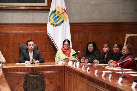 El Gobernador Cuitláhuac García anunció también, que antes de que concluya este año, se tendrá el presupuesto para la atención de víctimas, la búsqueda de personas y la conciliación y construcción de la paz, y se pedirá un plazo no mayor a tres meses para cualquier modificación del mismo.