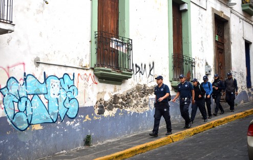 Por ahora, los recién desempacados policías municipales solo pasean en las calles de la ciudad, ya que serán recapacitados en la Academia de El Lencero, ya que no pueden portar armas.  