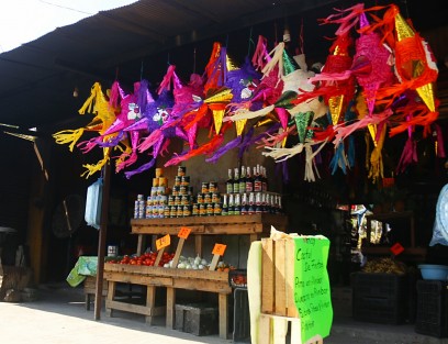 Las piñatas, una de las tradiciones de estas fiestas de fin de año que han perdurado a través de los años.