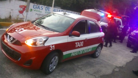 En Puente Jula fueron  detenidos abordo de un taxi de Paso de Ovejas, un hombre y una mujer, quienes en Huatusco sustrajeron de su domicilio a una menor de 3 años. La mujer argumentó ser tía de la menor. 