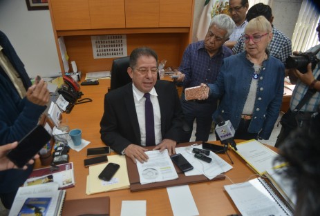 En entrevista, el presidente de la mesa directiva del Congreso del Estado, Juan Manuel Pozos Castro, habló de los logros hasta ahora de esta Legislatura. Resaltó la independencia de la actual Legislatura, a diferencia de la anterior, que estaba sometida al Ejecutivo.
