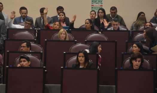 Con 34 votos a favor, 0 en contra y 11 abstenciones aprueba el pleno del Congreso del Estado el presupuesto de egresos 2019 para los 212 municipios. 
