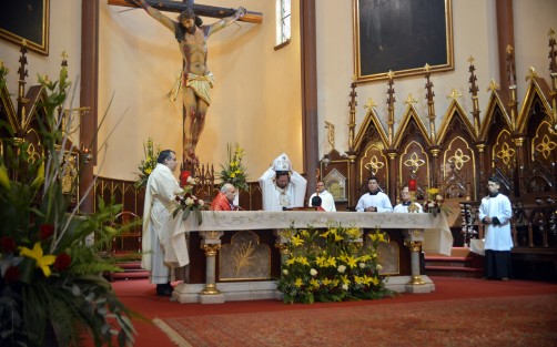 Arzobispo Hipólito Reyes Larios en la que fue su última misa dominical del 2018 en la Catedral.