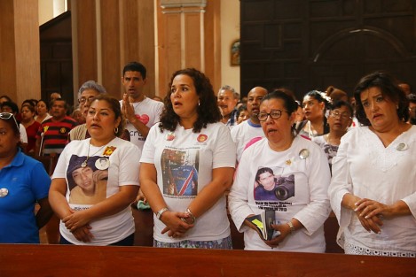 En la catedral de Veracruz se ofreció una misa en memoria de personas desaparecidas. Colectivos de búsqueda participaron. 