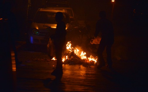 Con la tradicional quema del Viejito y pirotecnia se festeja la llegada del Año Nuevo 2019 en algunas colonias de la periferia de Xalapa. 