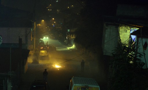 Con la tradicional quema del Viejito y pirotecnia se festeja la llegada de el año nuevo 2019 en algunas colonias de la periferia de Xalapa. 