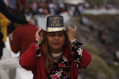 Cientos de personas se reunieron en el bulevar Ávila Camacho para recibir el amanecer del nuevo año. 