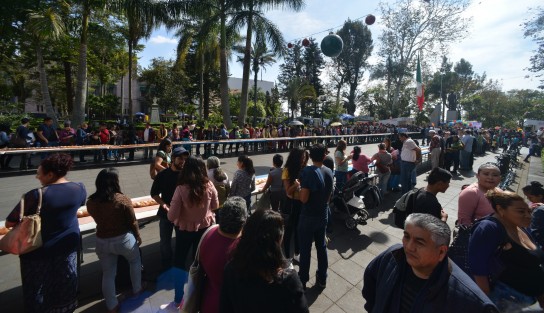 En la explanada del parque Juárez se llevo a cabo la segunda edición de la Rosca de Reyes Monumental, representantes de las diversas cámaras empresariales, el presidente de la asociación Xanté, Turismo, Cultura y Sociedad, Ulises Gómez, agradeció su colaboración para mantener vivas las tradiciones. 