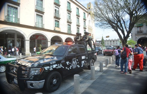 El titular de la SSP, Hugo Gutiérrez Maldonado, informó que se realizan investigaciones para aclarar los hechos donde un grupo de estadounidenses fueron detenidos, presuntamente en portación de armas por parte de elementos de la Fuerza Civil. 
